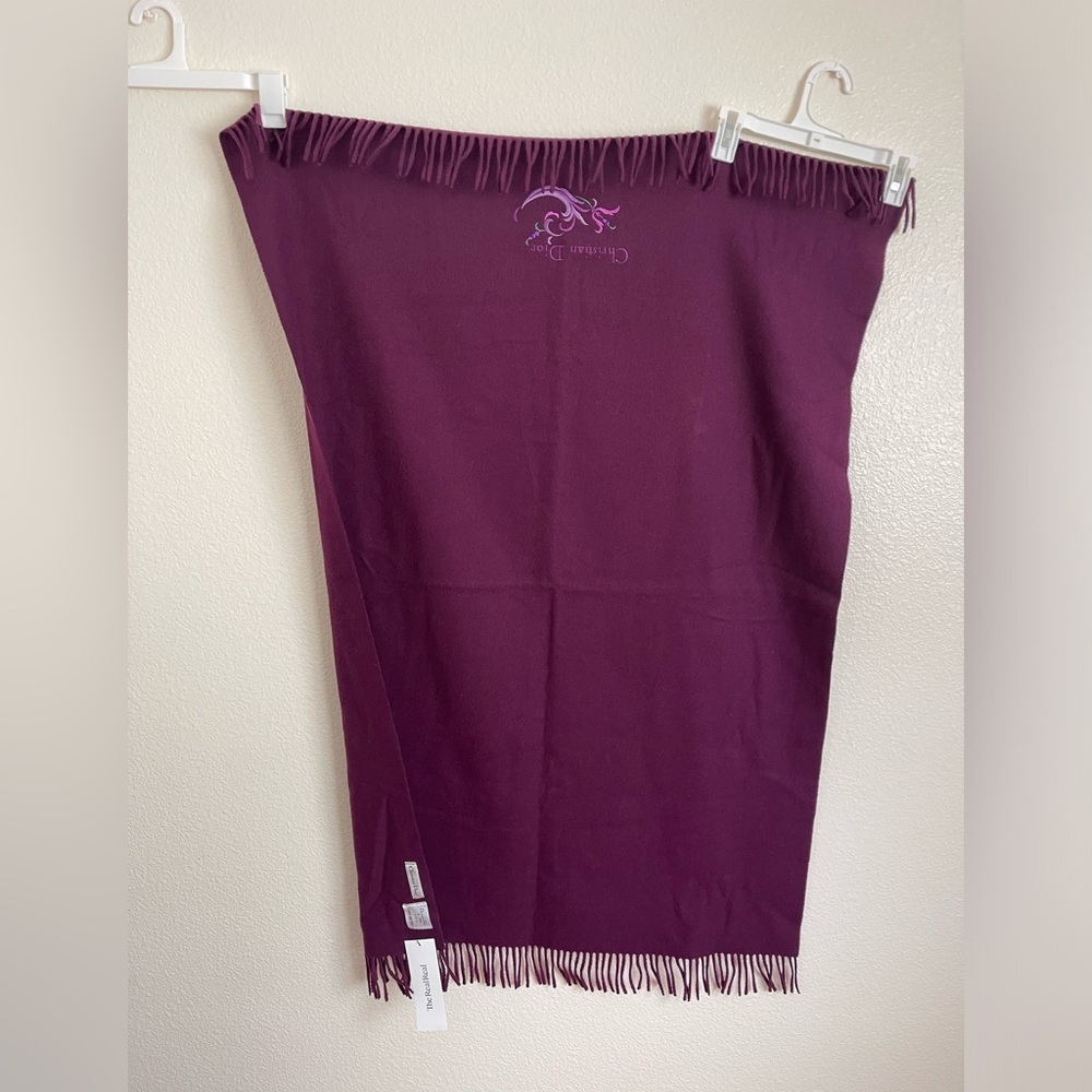 Christian Dior large purple 100% wool scarf fringe fluffy warm logo CD floral - Picture 6 of 13